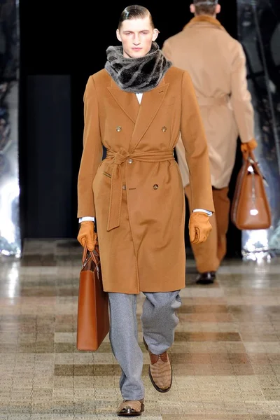 Look 3